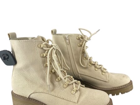 Boots Combat By Universal Thread In Tan, Size: 9 on Sale