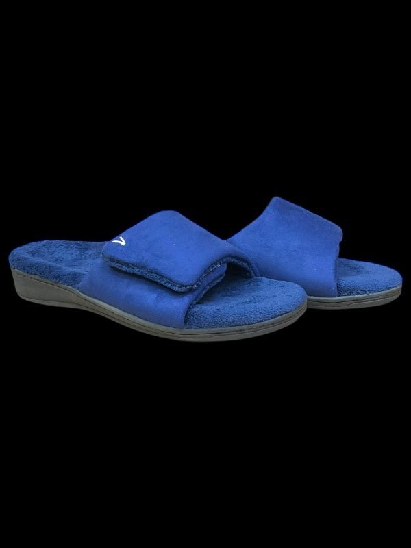 Sandals Flats By Vionic In Blue, Size: 8 Discount