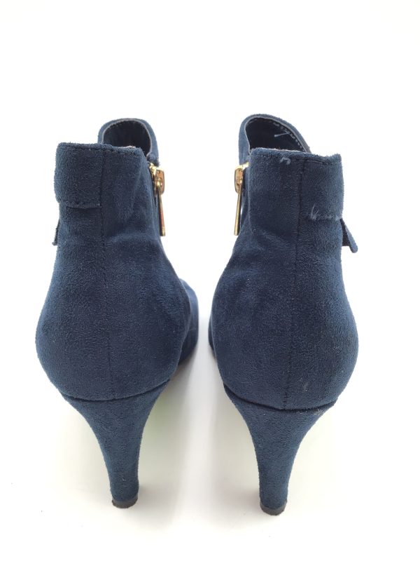 Shoes Heels Kitten By Clothes Mentor In Navy, Size: 8.5 on Sale