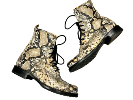 Boots Designer By Frye In Snakeskin Print, Size: 10 Online now