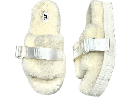 Shoes Designer By Ugg In Cream, Size: 9 Supply